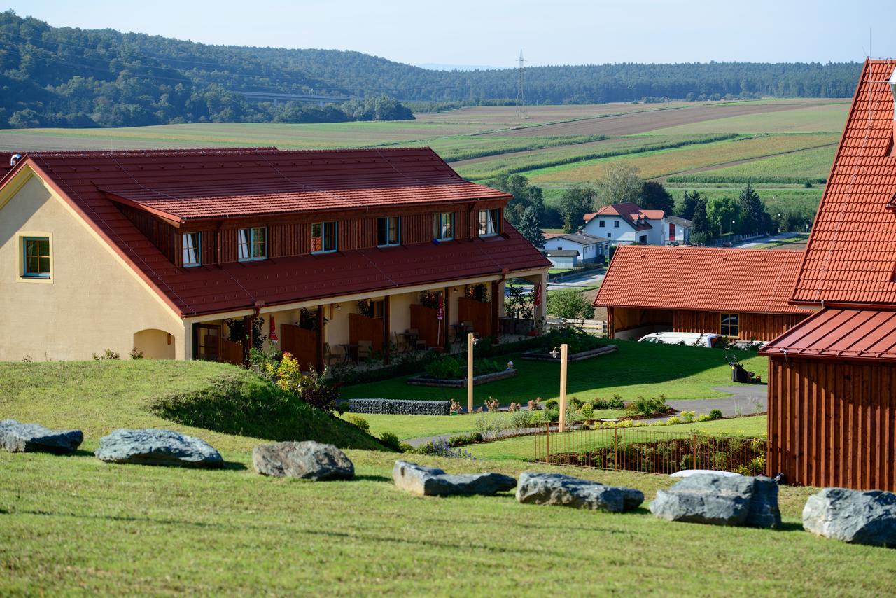Jufa Hotel Neutal Eksteriør billede