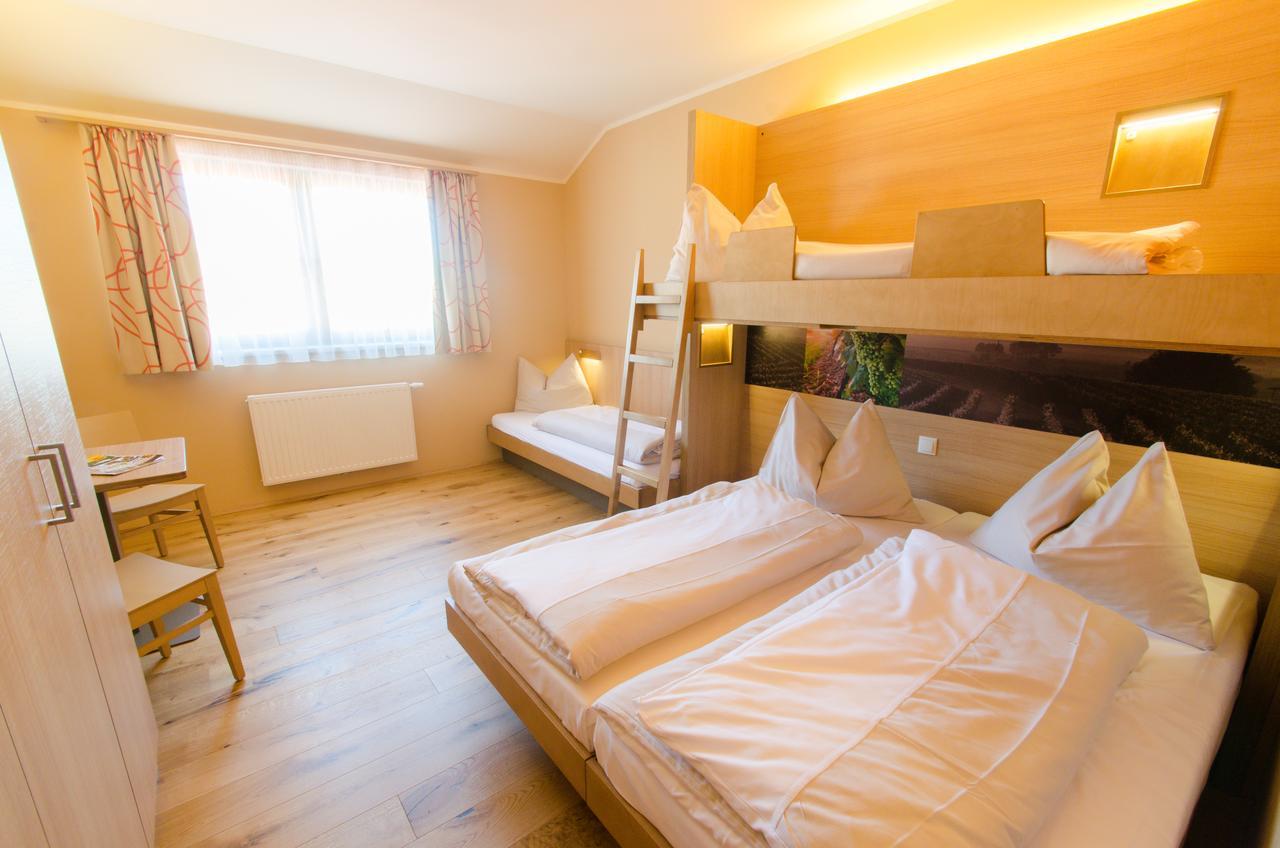 Jufa Hotel Neutal Eksteriør billede